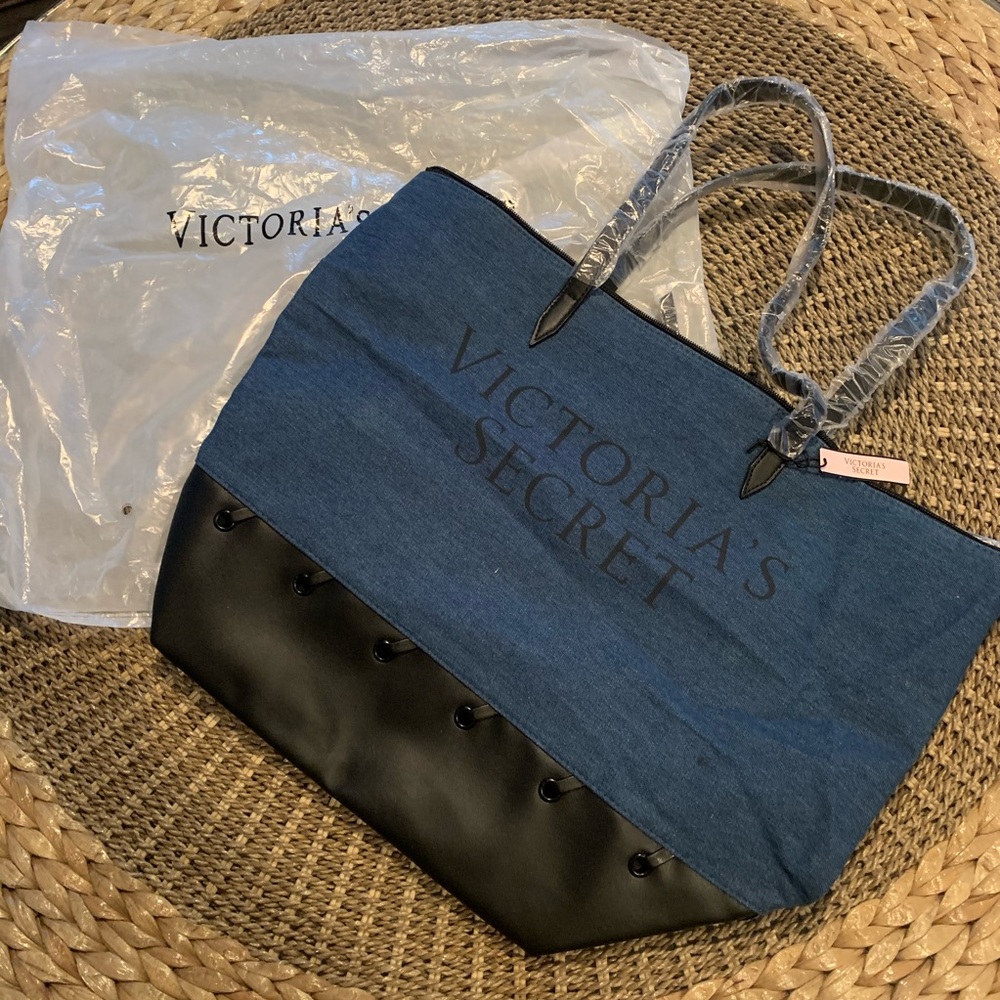 Victoria’s Secret Weekender Bag